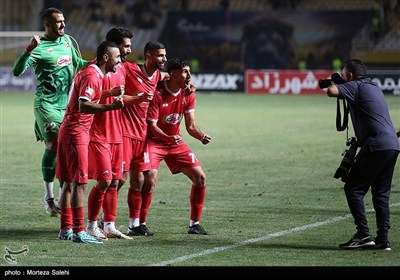 دیدار تیم‌های فوتبال سپاهان اصفهان و پرسپولیس