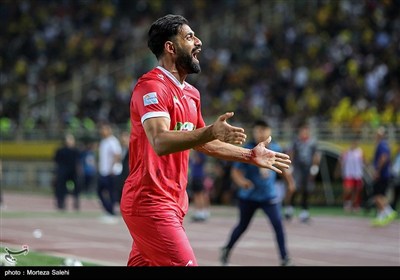 دیدار تیم‌های فوتبال سپاهان اصفهان و پرسپولیس