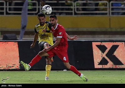 دیدار تیم‌های فوتبال سپاهان اصفهان و پرسپولیس
