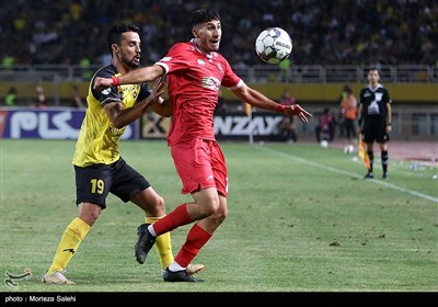 دیدار تیم‌های فوتبال سپاهان اصفهان و پرسپولیس