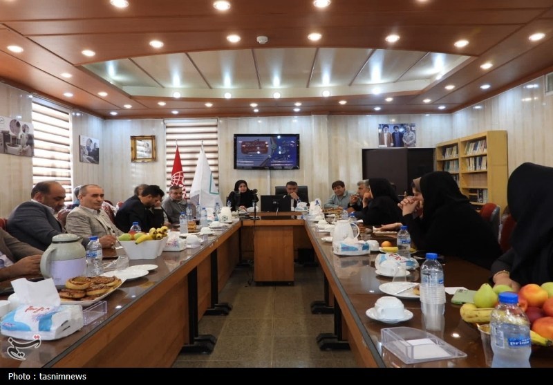 بازدید عضو کمیسیون انرژی از اداره کل استاندارد- عکس صفحه است ...