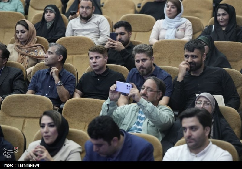 مراسم گرامیداشت روز خبرنگار در کرمانشاه- عکس صفحه استان تسنیم