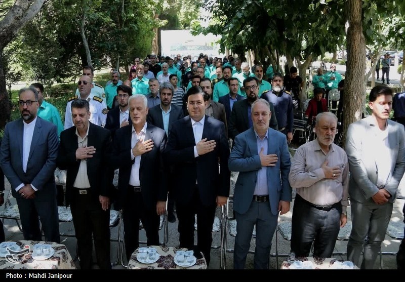 رونمایی از 130 دستگاه تاکسی برقی جدید در اصفهان- عکس صفحه اس ...