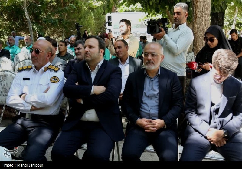رونمایی از 130 دستگاه تاکسی برقی جدید در اصفهان- عکس صفحه اس ...