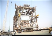 بارگیری پایه سکوی 4000 تنی فاز 11 پارس جنوبی از صدرای بوشهر