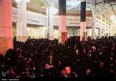 عزاداری زائران حرم بانوی کرامت در شب شهادت امام حسن عسکری(ع)