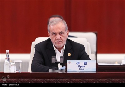نشست سران سازمان همکاری شانگهای2025، صبح امروز دوشنبه (۱۰ شهریور ۱۴۰۴) در شهر تیانجین چین با حضور «مسعود پزشکیان» رئیس جمهور کشورمان و سران کشورهای عضو برگزار شد.