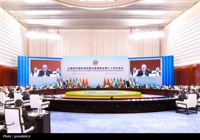 نشست سران سازمان همکاری شانگهای2025، صبح امروز دوشنبه (۱۰ شهریور ۱۴۰۴) در شهر تیانجین چین با حضور «مسعود پزشکیان» رئیس جمهور کشورمان و سران کشورهای عضو برگزار شد.