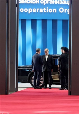 نشست سران سازمان همکاری شانگهای2025، صبح امروز دوشنبه (۱۰ شهریور ۱۴۰۴) در شهر تیانجین چین با حضور «مسعود پزشکیان» رئیس جمهور کشورمان و سران کشورهای عضو برگزار شد.