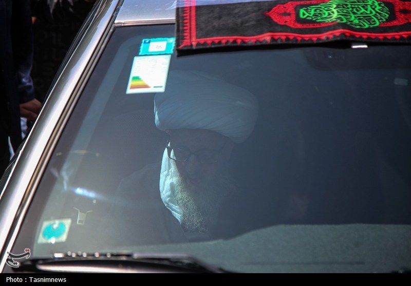 حضور آیت‌الله وحیدخراسانی در دسته عزاداری ‌ شهادت امام ‌عسکری‌ + تصویر