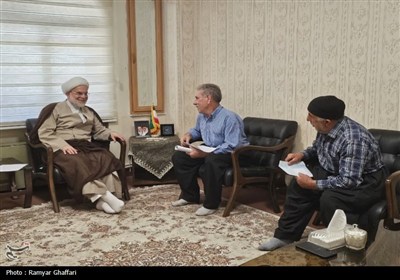 نماینده ولی فقیه در کردستان پای درددلِ مردم- عکس صفحه استان تسنیم