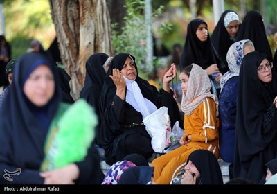اهتزاز پرچم متبرک به نام حضرت مهدی (عج) بر فراز شهر همدان