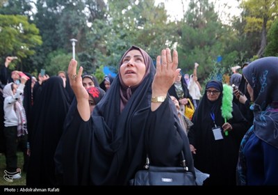 اهتزاز پرچم متبرک به نام حضرت مهدی (عج) بر فراز شهر همدان