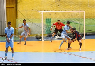 دیدار تیمهای فوتسال پردیس قزوین و شهرداری ساوه