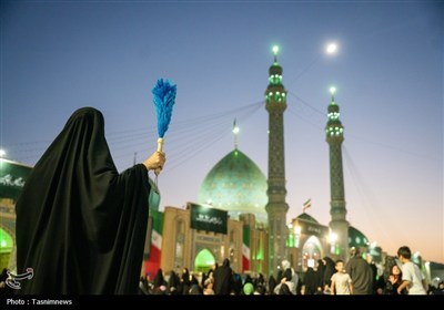 غروب نهم ربیع الاول در مسجد جمکران- عکس صفحه استان تسنیم