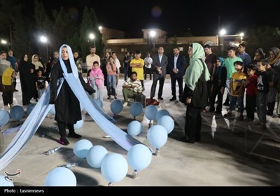 اجرای تئاتر خیابانی آب و زندگی در یزد