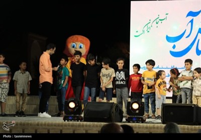 جنگ شادی و طنز ننه صفا و بابا نبات در یزد