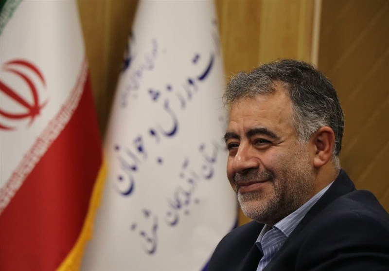 تحویل چمن هیبریدی ورزشگاه یادگار امام (ره) تبریز به تراکتور تا 15 مهرماه