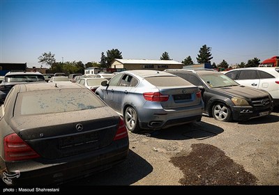 بازدید خبرنگاران از انبارهای جمع آوری و فروش اموال تملیکی