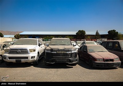 بازدید خبرنگاران از انبارهای جمع آوری و فروش اموال تملیکی