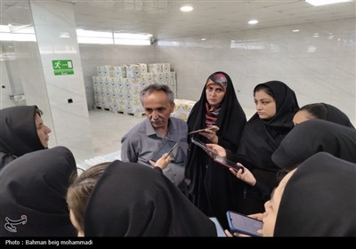 بازدید اصحاب رسانه از کشتارگاه‌ها و مراکز بسته‌بندی همدان