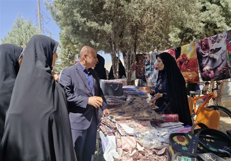 بانوان کارآفرین چهاردانگه به بازار ثابت دسترسی پیدا میکنند بانوان کارآفرین چهاردانگه به بازار ثابت دسترسی پیدا میکنند