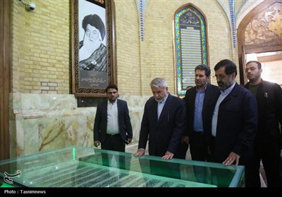 تشرف وزیر میراث فرهنگی به حرم حضرت معصومه(س)