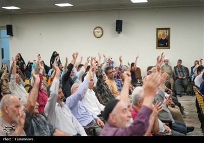 تجلیل از مدیران کاروان های فعال راهیان جمکران- عکس صفحه استا ...