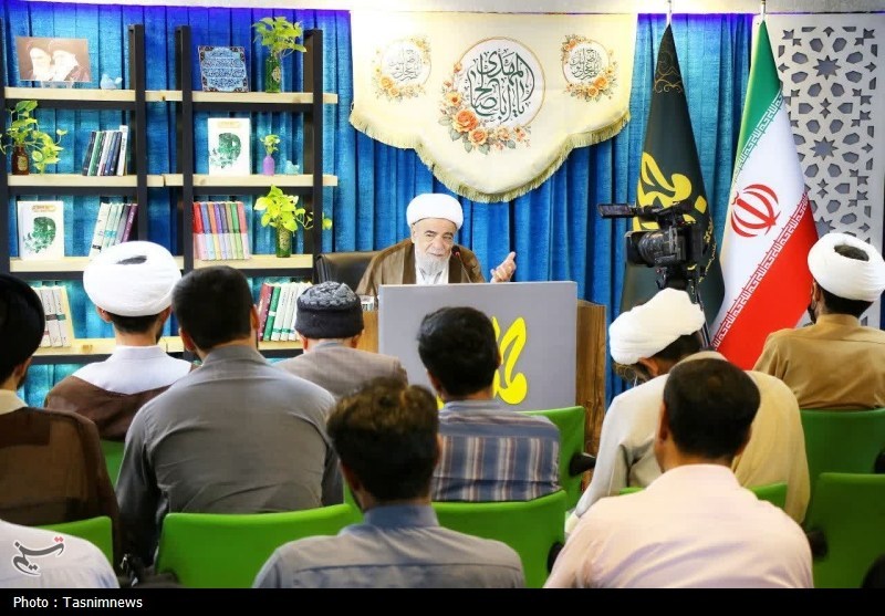 آیت‌الله طبسی: سیاست نظامی امام زمان(عج) بدون سازش خواهد بود