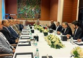 وزیر الخارجیة الإیرانی یلتقی أعضاء المجلس القیادی لحرکة حماس