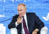 Putin Urges Russia&apos;s Aerospace Industry to Develop Rocket Engines