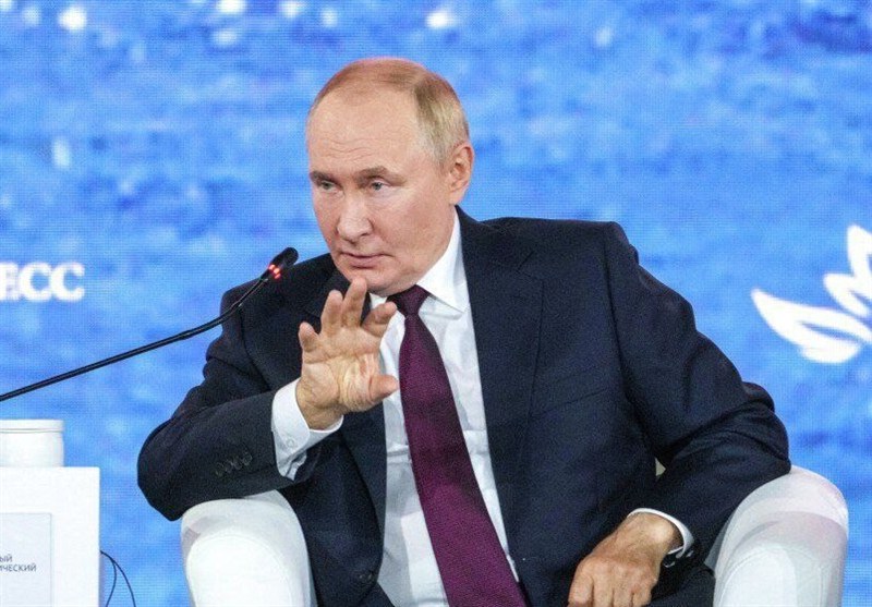 Putin Urges Russia&apos;s Aerospace Industry to Develop Rocket Engines