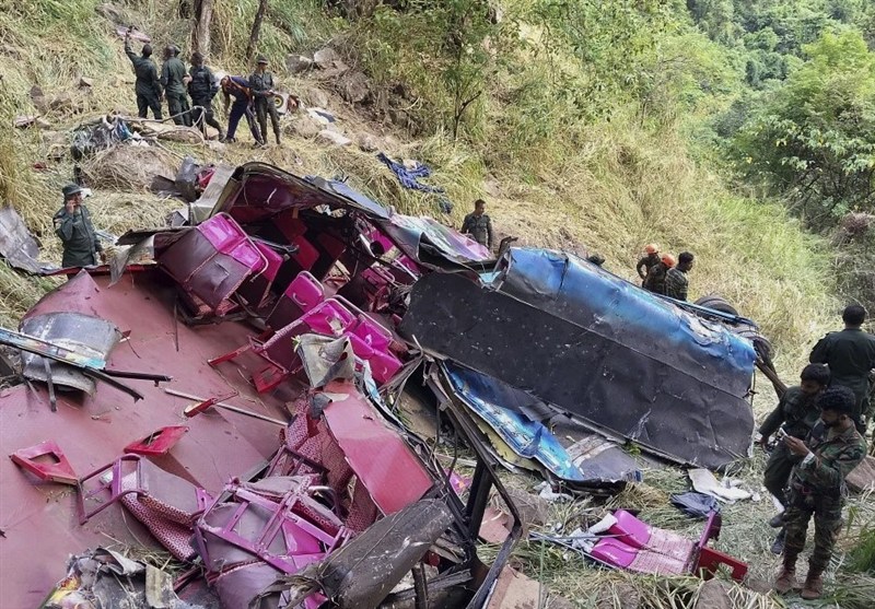 Passenger Bus Skids Off Cliff in Sri Lanka, Killing 15