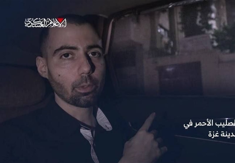 القسام تنشر فیدیو لأسرى یتجولون بسیارة فی مدینة غزة لأول مرة