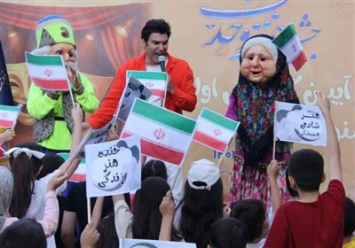 كارگرداني،جشنواره،طنز،همدان،تئاتر،آثار،استان،فرهنگي،آويني