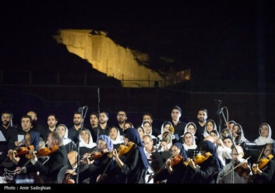 ارکستر فیلارمونیک ارمنستان در مجموعه جهانی تخت جمشید