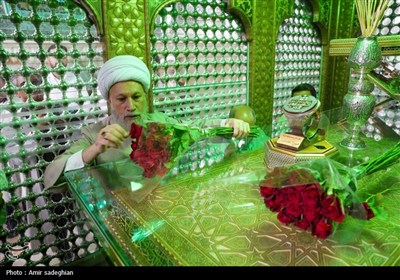 آیین غبارروبی حرم مطهر حضرت شاهچراغ (ع)- عکس خبری تسنیم
