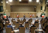 خلال استقبال رئیس الجمهوریة وأعضاء الحکومة.. الإمام الخامنئی: معیشة الشعب هی القضیة الأهم فی إیران
