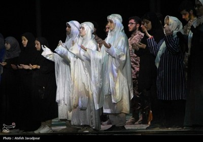 &#171;از تبار باران&#187;؛ نمایش باشکوه در کنگره ملی 8000 شهید گیلان