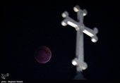 Blood Moon Mesmerizes Tehran Sky During Lunar Eclipse