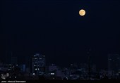 Blood Moon Mesmerizes Tehran Sky During Lunar Eclipse