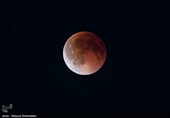 Blood Moon Mesmerizes Tehran Sky During Lunar Eclipse