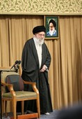 الإمام الخامنئی یستقبل رئیس الجمهوریة وأعضاء الحکومة