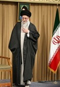 الإمام الخامنئی یستقبل رئیس الجمهوریة وأعضاء الحکومة