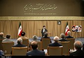 الإمام الخامنئی یستقبل رئیس الجمهوریة وأعضاء الحکومة