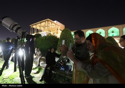 ماه‌گرفتگی در آسمان - اصفهان 