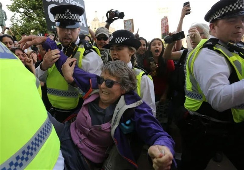 UK Police Crack Down on Pro-Palestinian Protesters with 900 Arrests