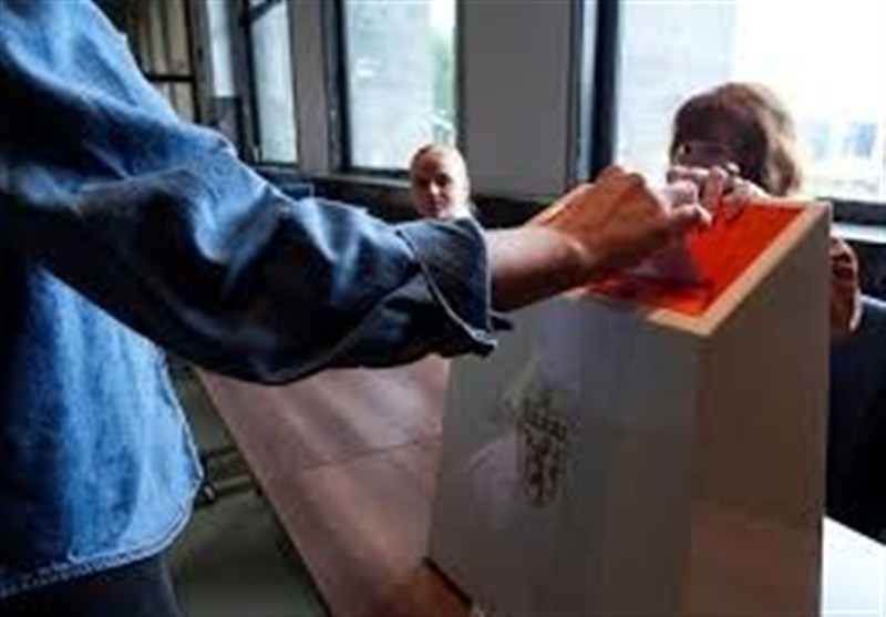 Norwegians Vote As Labor Party Narrowly Favored to Win Re-Election