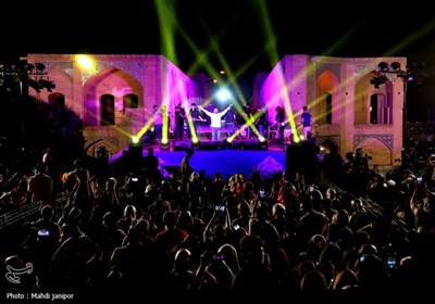 وحدت،جشن،اصفهان،مراسم،شادي،تسنيم،حاضران،شاد،نشاط