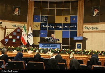 نشست خبری قاسم‌زاده